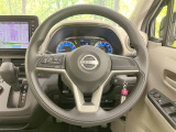 インテリアに合わせたデザインのステアリングは、運転される方のことも考え、運転しやすい形状、大きさです。是非一度、実際に触ってお確かめください。夜間や荒天時により良好な視界で安心な走行をご希望される方に