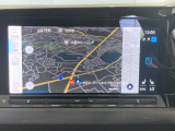 タッチスクリーンを採用。従来のナビゲーションシステムの域を超える、車両を総合的に管理するインフォテイメントシステムです。