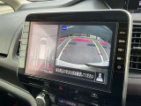 アラウンドビューモニター装備!空から見ているような映像によって不慣れな場所での車庫入れや縦列駐車等はもちろん狭い道でのすれ違いも安心していただけます♪