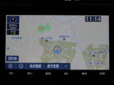 純正ナビを装備。タッチパネル式で使いやすく、お出かけもラクラクです。