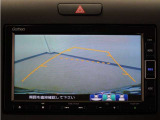 バックカメラ搭載です!車庫入れが苦手な人はもちろん、車両感覚に自信がある人にもお勧めです!見えない箇所が見えるようになるので、低い障害物や隠れてしまっている子供の存在等にも気付く事が出来ます。