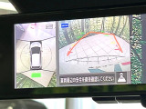 【アラウンドビューモニター】専用のカメラにより、上から見下ろしたような視点で360度クルマの周囲を確認することができます☆死角部分も確認しやすく、狭い場所での切り返しや駐車もスムーズに行えます。