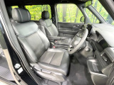 運転席シート廻りは使用感も少なく、良好な状態となっています。前オーナー様が丁寧に使っていたことがよくわかりますね。