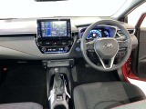 運転席は見やすく整理され、ナビも美しく装着され操作性にも優れています!