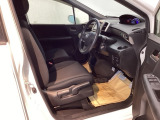 フィット感のあるシート。しっかりと支えてくれるので、長時間の運転を快適にサポートしてくれます。