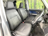 運転席シート廻りは使用感も少なく、良好な状態となっています。前オーナー様が丁寧に使っていたことがよくわかりますね。