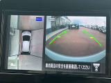 アラウンドビューモニターまるで車を真上から映したような映像で、前後左右の感覚が分かります♪車庫入れや駐車時に大活躍の機能です。