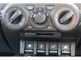 手動操作で快適に車内温度をコントロールします。