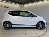 ●Volkswagenを知り尽くしたスペシャリストが隅々まで整備●各モデルの情報がインプットされた専用テスターで過去の細かな不具合を確認。モデルごとや部位ごとに専用スペシャルツールを用いて整備します。