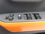 運転席のパワーウインドースイッチ部です。よく触れる場所だからこそ、使用状態があらわれますよね。ぜひこうした所もチェックしてください。