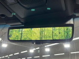 【デジタルインナーミラー】後席の大きな荷物や同乗者で後方が確認しづらい時でも安心!カメラが撮影した車両後方の映像をルームミラー内に表示。クリアな視界で状況の確認が可能です!