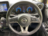【純正革巻きステアリング】上質な革を使用することで、手にしっかり馴染みとても運転しやすいハンドルです♪