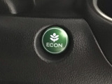 ★ECONスイッチ★ エコドライブを加速しよう!スイッチをONにすると、運転の仕方によるロスを抑え込み燃費をよくするようクルマが頑張ります(*^ー^*)燃費向上にチャレンジ♪