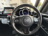 個性豊かなスタッフがお客様のご来店をお待ちしております。 女性の方、車に詳しくない方にも愛車選びをしっかりとサポート致します!!
