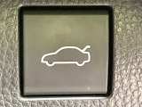 【パワーバックドア】スマートキーや運転席のボタンを押すだけでリアゲートが自動で開閉します!荷物を持っている時や、高い位置にあるバックドアを閉める際に便利な機能です♪