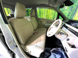 運転席シート廻りは使用感も少なく、良好な状態となっています。丁寧に使われていたことがよくわかりますね。
