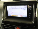 バックガイドモニターで、後方を確認しながら安心して駐車することができます。運転初心者も熟練者も必須の機能ですよ!