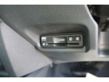 【ETC】ETC付きです!高速道路料金所での小銭の出し入れや雨天時における窓の開け閉めなどの煩わしさが解消できます。料金所の通過もスムーズで快適ですよ♪