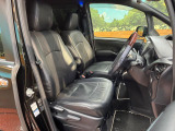 運転席シート廻りは使用感も少なく、良好な状態となっています。前オーナー様が丁寧に使っていたことがよくわかりますね。