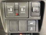 【両側パワースライドドア】スマートキーや運転席のスイッチで後席両側スライドドアの開閉が可能♪電動だから力を入れてドアを開ける必要が無く、小さなお子様でも簡単に開け閉めでき快適です♪