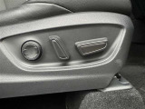 パワーシート搭載。微妙な調整が手軽にでき、最適なポジションで運転することが可能です。