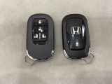 スマートキー付きですからドアロックの開閉およびエンジンスタートが楽々です。電動スライドドアの開け閉めもボタンで操作できます。スペアキーも同じものを用意しております。