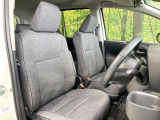 運転席シート廻りは使用感も少なく、良好な状態となっています。前オーナー様が丁寧に使っていたことがよくわかりますね。