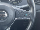 【プロパイロット】プロパイロットは、運転者が設定した車速を上限に先行車と車速に応じた車間距離を保ちながら、車線中央付近を走行するための運転操作を支援します。