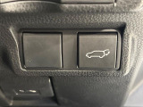 【パワーバックドア】スマートキーや運転席のボタンを押すだけでリアゲートが自動で開閉します!荷物を持っている時や、高い位置にあるバックドアを閉める際に便利な機能です♪