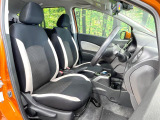 運転席シート廻りは使用感も少なく、良好な状態となっています。前オーナー様が丁寧に使っていたことがよくわかりますね。