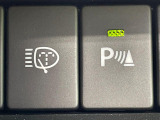 【リヤクロストラフィックアラート(RCTA)】駐車スペースから出る時に後方を横切ろうと接近してくる車両を検知しお知らせします。ショッピングモールなど大型商業施設の混雑した駐車場でも安心ですね♪