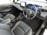 シンプルで使いやすいデザインの運転席です。