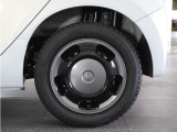 ◆純正ホイール装着車◆シンプルなデザインのホイールキャップ付きです。