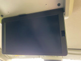 【フリップダウンモニター】大画面モニターで後席でもエンタメをお楽しみいただけます。小さなお子様にも大人気の装備です♪