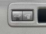 【パワーバックドア】スマートキーや運転席のボタンを押すだけでリアゲートが自動で開閉します!荷物を持っている時や、高い位置にあるバックドアを閉める際に便利な機能です♪