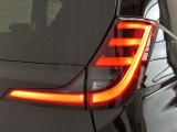 LEDテールライトです。省電力、高輝度のLEDは明るく照らすので夜間運転時の視認性を高めます。スタイリッシュな見た目で細かいところもこだわりたいあなたに!