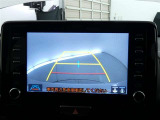 【バックカメラ】バックカメラ装着車です。バックする時に、後方の様子をナビ画面に表示します!慣れない駐車場での駐車や、せまい場所での車庫入れの時も、安全確認OK!思いがけずコツン!なんて事も防げますヨ