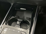 納車前整備は、メルセデスベンツ国際認定メカニックによる最新の検査ライン等の施設が充実した当社工場で入念に行います。メルセデス・ベンツの定める厳しい基準をクリアしたお車のみをご案内させて頂きます。