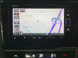 ナビゲーションはフルセグTV対応のGathers純正メモリーナビを搭載しています。Bluetoothオーディオ機能がありますので、スマートフォンなどの音楽も再生できます。