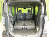 普段のお買い物や通勤、送迎等に十分な荷室スペースを確保しております。セカンドシートを倒すと、大きな荷物の積載も可能です♪