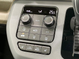 【シートヒーター】寒い日に重宝するシートヒーター!エアコンより早く温まってくれるので寒がりの人も安心ですね♪エアコンの温風は乾燥するから苦手、という方にもをおすすめです。