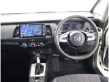 高いホールド性で運転姿勢が安定します。長距離ドライブでも疲れにくいのが魅力です。快適なドライビングライフをお送りください♪