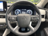 【純正革巻きステアリング】上質な革を使用することで、手にしっかり馴染みとても運転しやすいハンドルです♪