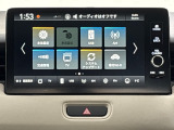 スマートフォンのような操作感の静電式タッチパネル。