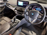 ☆センターパネルを運転席側に僅かに傾けたBMW独特のインパネ☆【駆け抜ける歓び】はここからもスタートしております☆