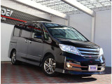 【車屋】として、長く車業界に従事した経験豊富なスタッフが多数在籍しております。
