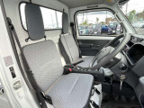 お車の販売と共に、自動車保険もご紹介しております。 弊社取り扱い会社と同じであれば日産独自のサービスもあります。