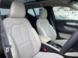 VOLVOのシートは人間工学に基づいた設計となっており長時間の運転でも疲れにくいと定評があります。