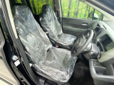 運転席シート廻りは使用感も少なく、良好な状態となっています。前オーナー様が丁寧に使っていたことがよくわかりますね。