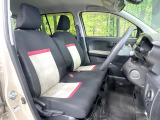 運転席シート廻りは使用感も少なく、良好な状態となっています。前オーナー様が丁寧に使っていたことがよくわかりますね。